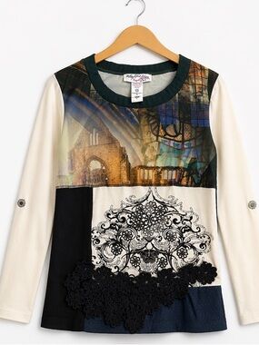 Mixed-Media Scenic Patchwork Long Sleeve Tee in Ivory, Black & Navy| Size M